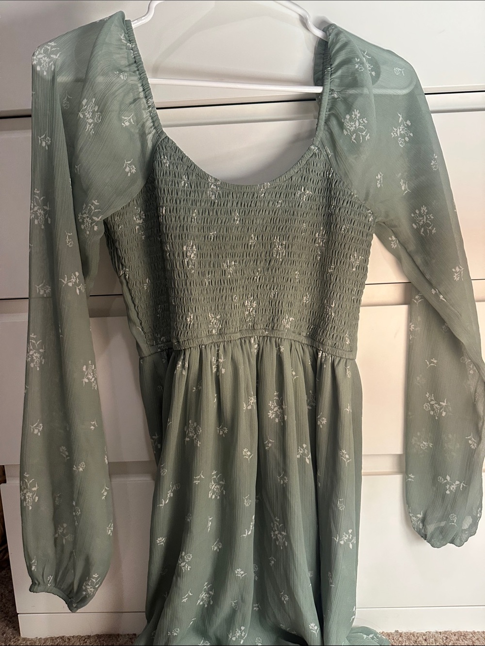 Hollister Olive Green Smocked Top - Picture 3 of 3